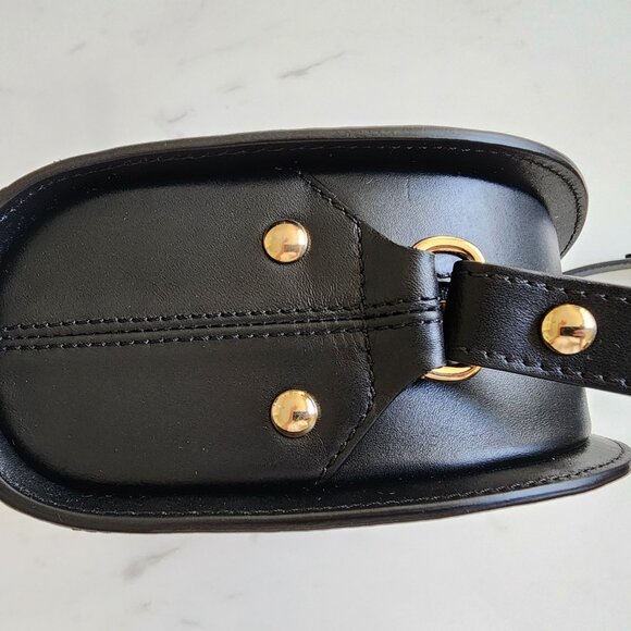 BNWT – Slightly Imperfect [A.P.C. Half Moon Embossed Bag] (#7) - Picture 7 of 13